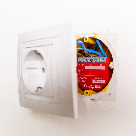 Shelly 1PM Gen4 – Interruttore smart con misurazione consumi 16A, Wi‑Fi + Zigbee + Bluetooth, Matter, Web UI