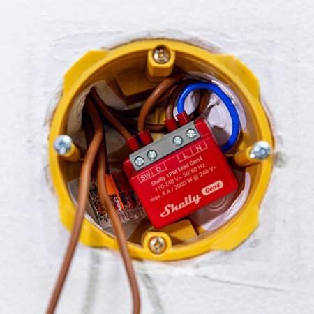 Shelly 1PM Mini Gen4 – Interruttore smart mini con misurazione consumi 8A, Wi‑Fi + Zigbee + Bluetooth, Matter, Web UI