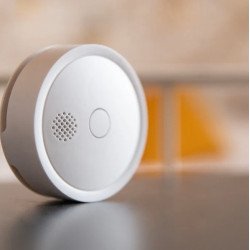 Shelly Plus Rilevatore di Fumo – Sensore fumo smart wireless a batteria