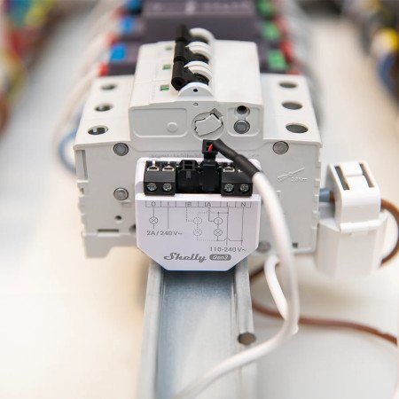 Shelly EM Gen3 – Monitoraggio Energetico Avanzato con Wi-Fi e Bluetooth