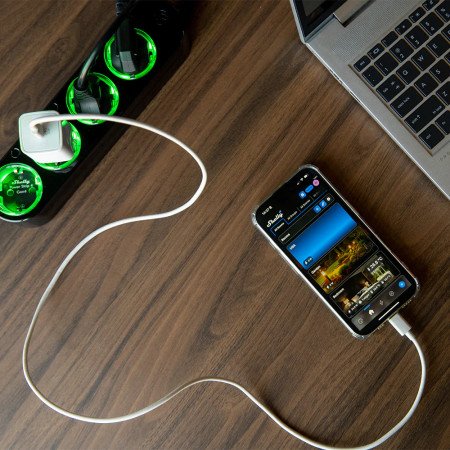 Shelly Power Strip 4 Gen4 – Ciabatta smart Wi‑Fi/Bluetooth/Zigbee a 4 prese con misurazione consumi individuale