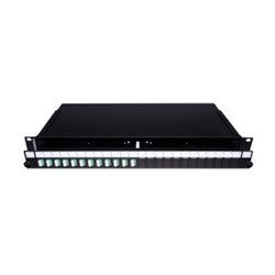 Patch panel 1U precaricato con 6 adattatori LC duplex OM4 + 12 pigtail colorati