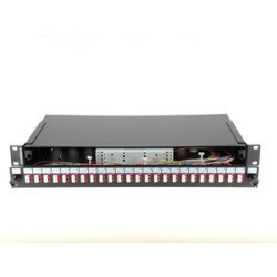 Patch panel 1U precaricato con 24 adattatori LC duplex OM4 + 48 pigtail colorati