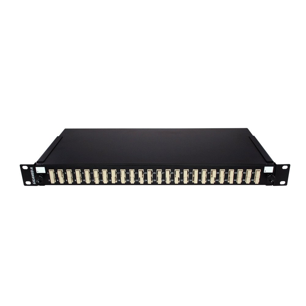 Patch panel 1U precaricato con 24 adattatori SC duplex OM3 + 48 pigtail colorati